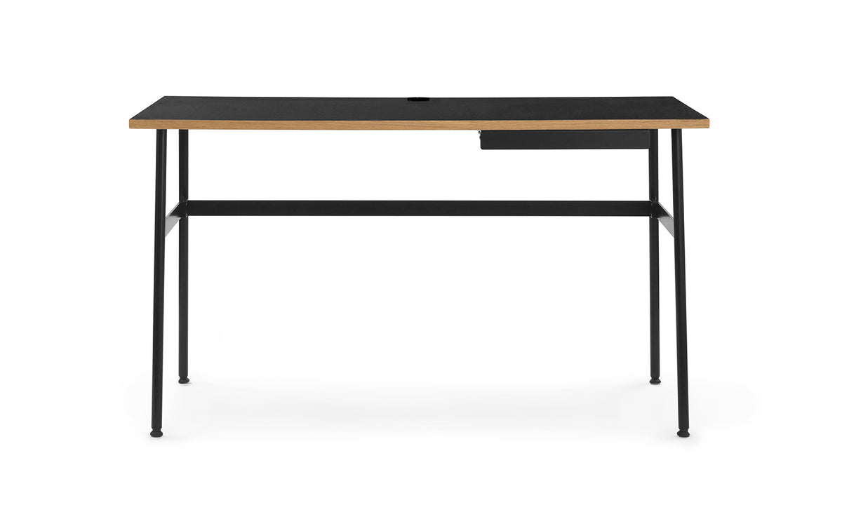 Journal Schreibtisch in Schwarz präsentiert im Onlineshop von KAQTU Design AG. Schreibtisch ist von Normann Copenhagen