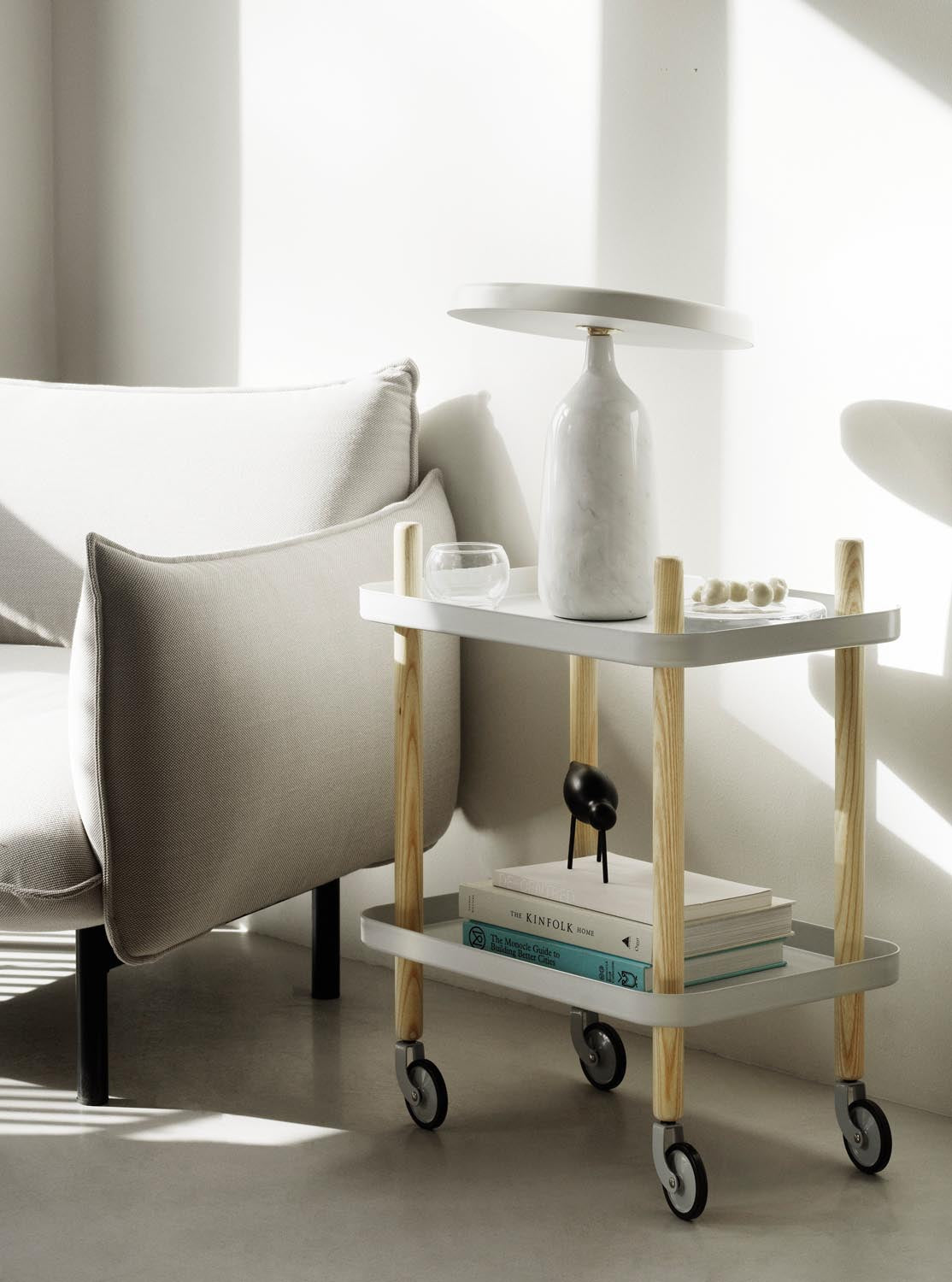 Block Tisch in präsentiert im Onlineshop von KAQTU Design AG. Servierwagen ist von Normann Copenhagen