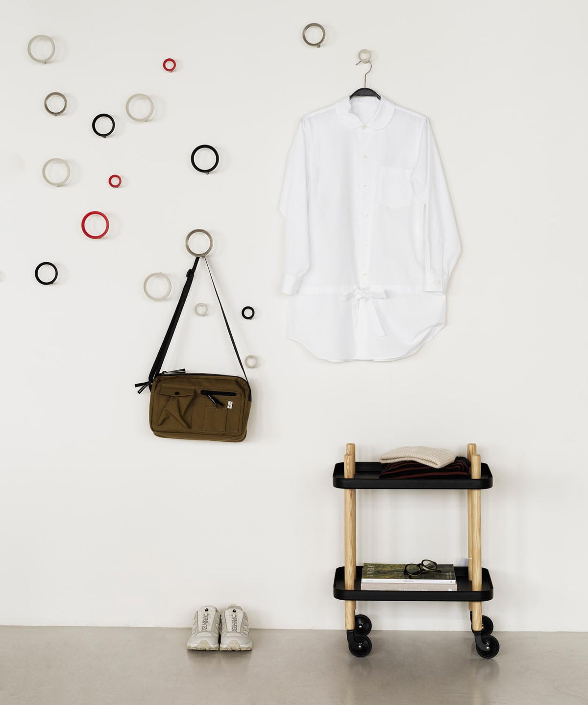 Block Tisch in präsentiert im Onlineshop von KAQTU Design AG. Servierwagen ist von Normann Copenhagen