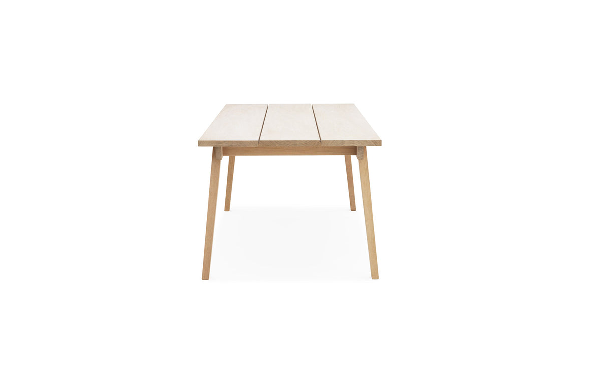 Slice Tisch in 90x200 cm präsentiert im Onlineshop von KAQTU Design AG. Esstisch ist von Normann Copenhagen