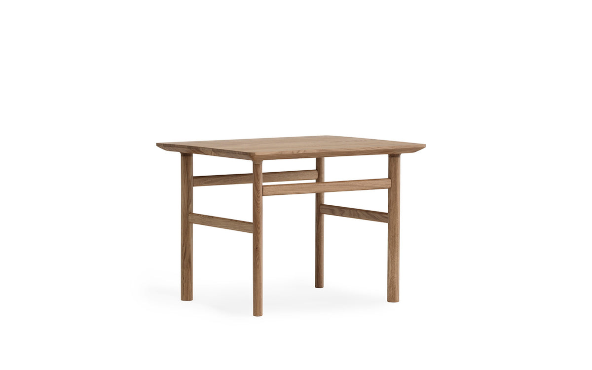 Grow Couchtisch in Eiche präsentiert im Onlineshop von KAQTU Design AG. Couchtisch ist von Normann Copenhagen
