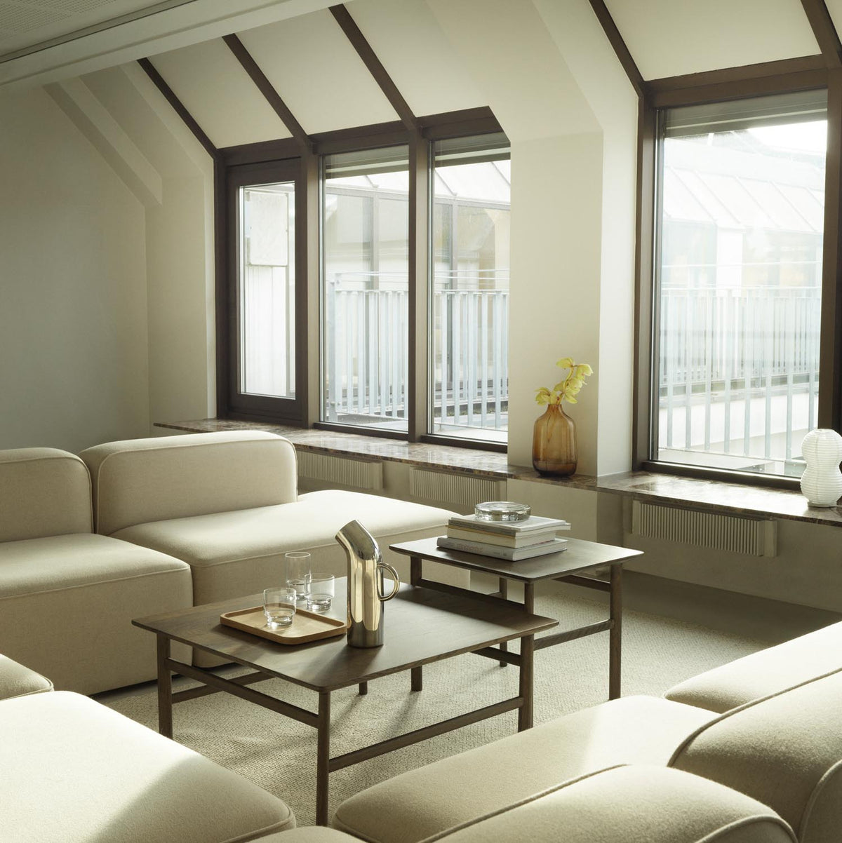 Grow Couchtisch in Gebeizte Eiche präsentiert im Onlineshop von KAQTU Design AG. Couchtisch ist von Normann Copenhagen