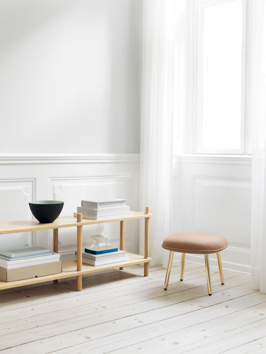 Jam Regal 6 Pfosten Eicke/grau in präsentiert im Onlineshop von KAQTU Design AG. Bücherregal ist von Normann Copenhagen