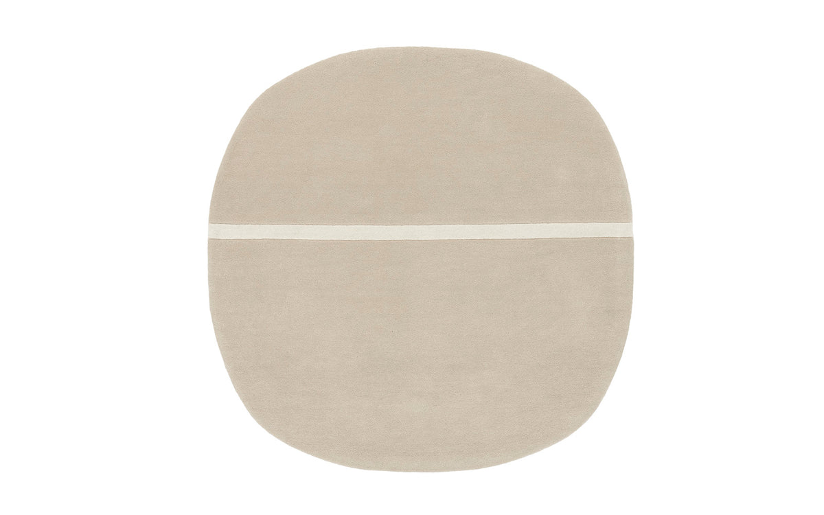 Oona Teppich in Sand präsentiert im Onlineshop von KAQTU Design AG. Teppich ist von Normann Copenhagen