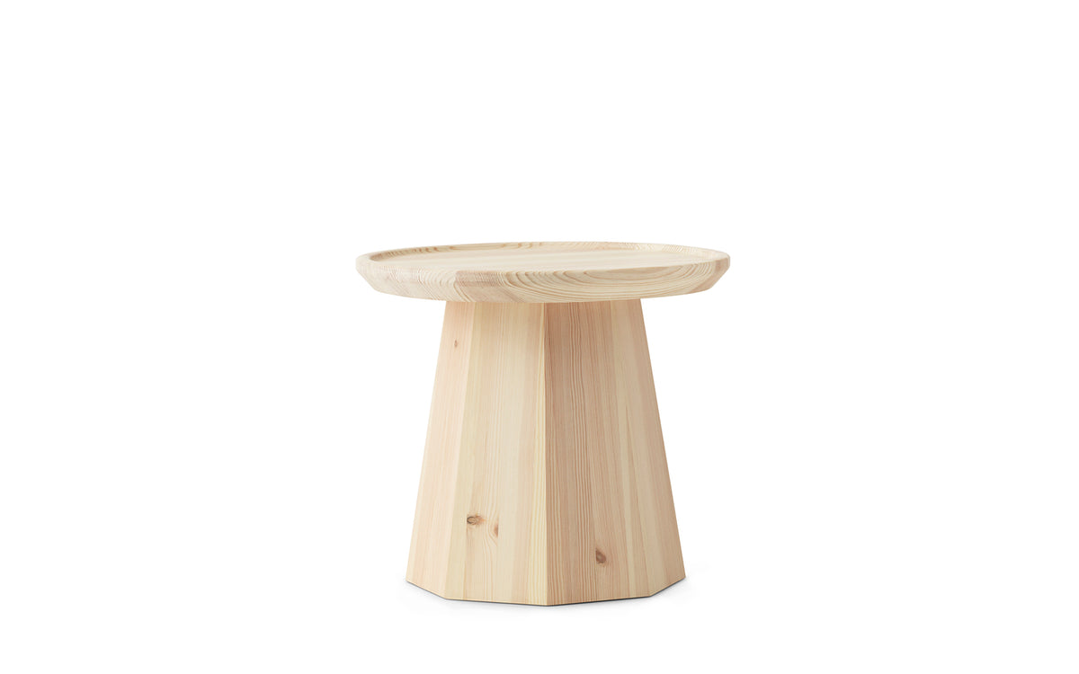 Pine Tisch Small in Kiefer präsentiert im Onlineshop von KAQTU Design AG. Beistelltisch ist von Normann Copenhagen
