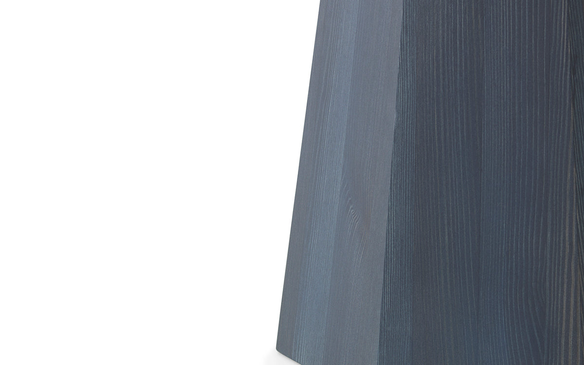 Pine Tisch Large in Dunkelblau präsentiert im Onlineshop von KAQTU Design AG. Couchtisch ist von Normann Copenhagen