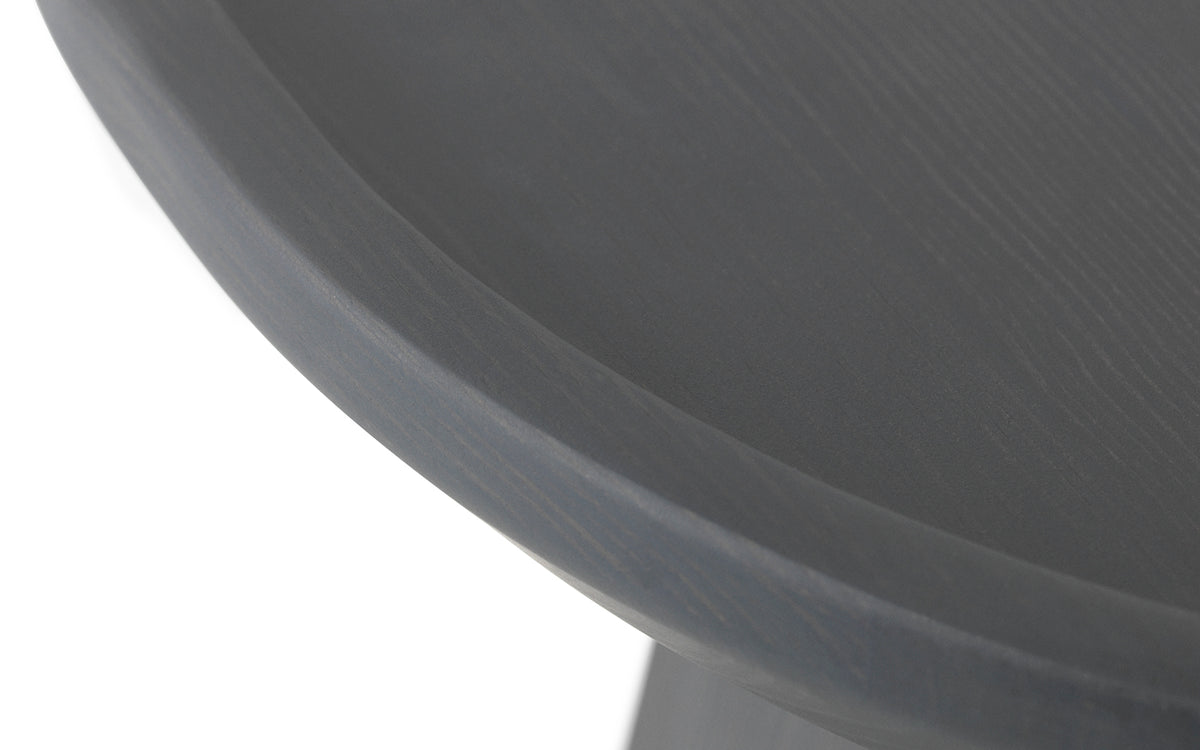 Pine Tisch Large in Dunkelgrau präsentiert im Onlineshop von KAQTU Design AG. Couchtisch ist von Normann Copenhagen