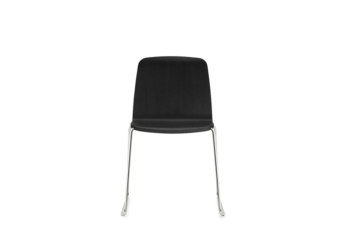 Just Stuhl in Schwarz präsentiert im Onlineshop von KAQTU Design AG. Stuhl ist von Normann Copenhagen