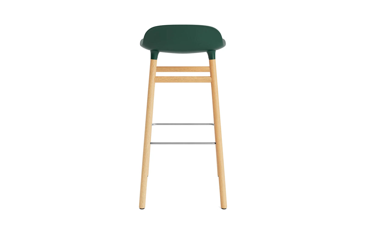 Form Barhocker in Grün präsentiert im Onlineshop von KAQTU Design AG. Barstuhl ist von Normann Copenhagen