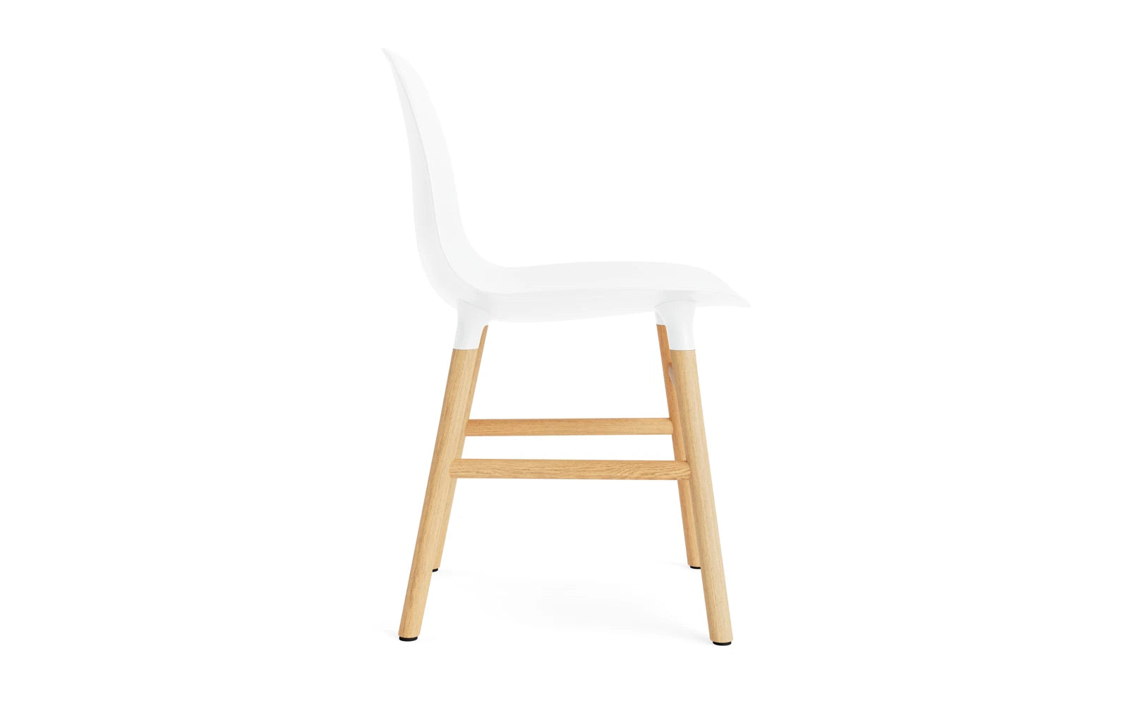 Erleben Sie den Form Stuhl von Normann Copenhagen: Ein stilvolles Design, das Komfort und Funktionalität in jedem Raum vereint.