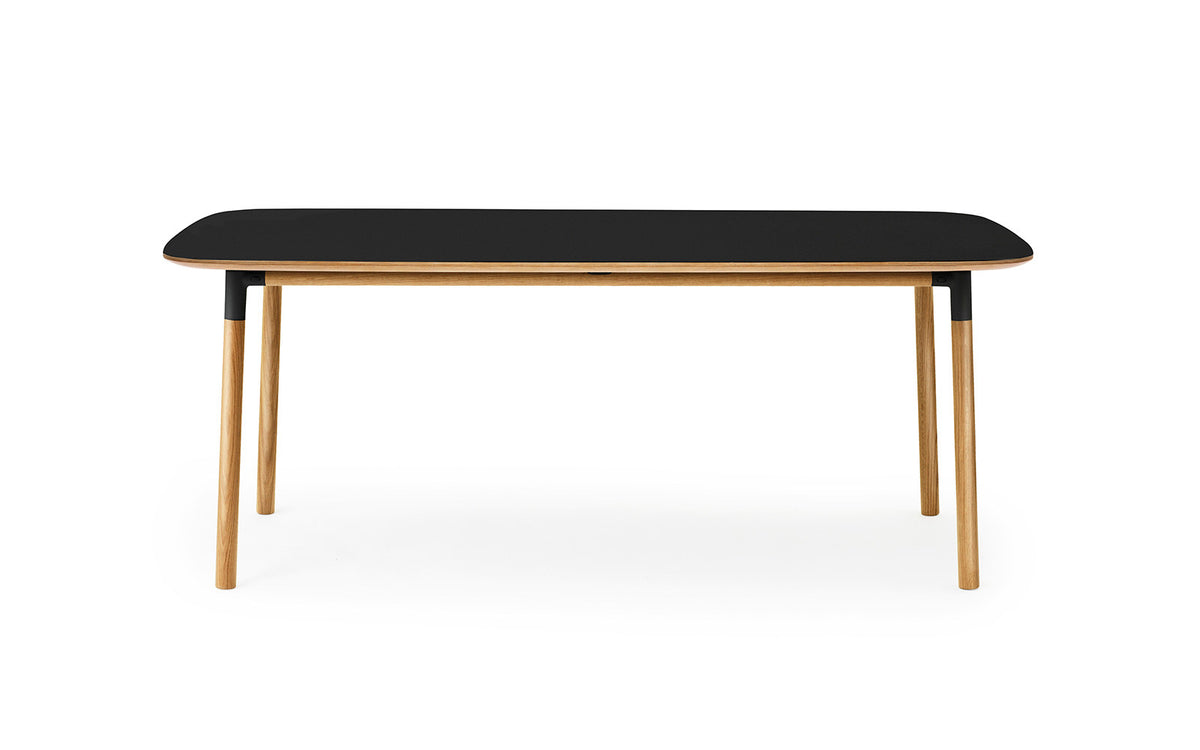 Form Tisch 95 x 200 in Schwarz präsentiert im Onlineshop von KAQTU Design AG. Esstisch ist von Normann Copenhagen