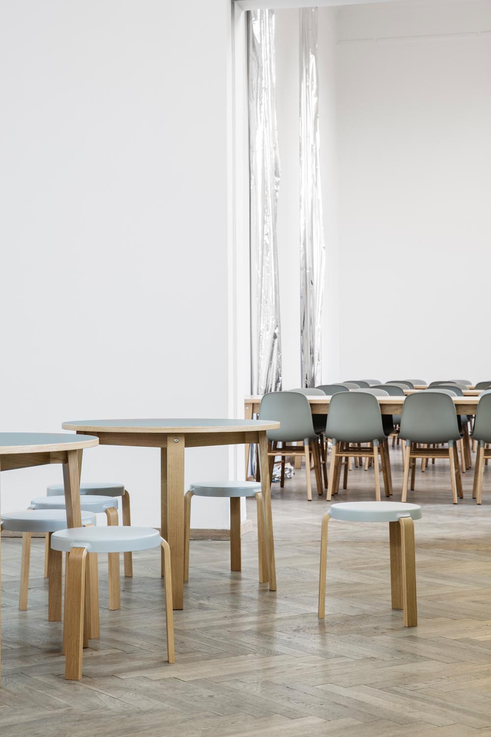 Slice Tisch Linoleum rund in Linoleum präsentiert im Onlineshop von KAQTU Design AG. Esstisch ist von Normann Copenhagen