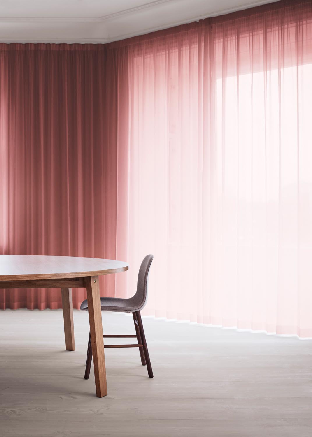Slice Tisch Linoleum rund in Linoleum präsentiert im Onlineshop von KAQTU Design AG. Esstisch ist von Normann Copenhagen