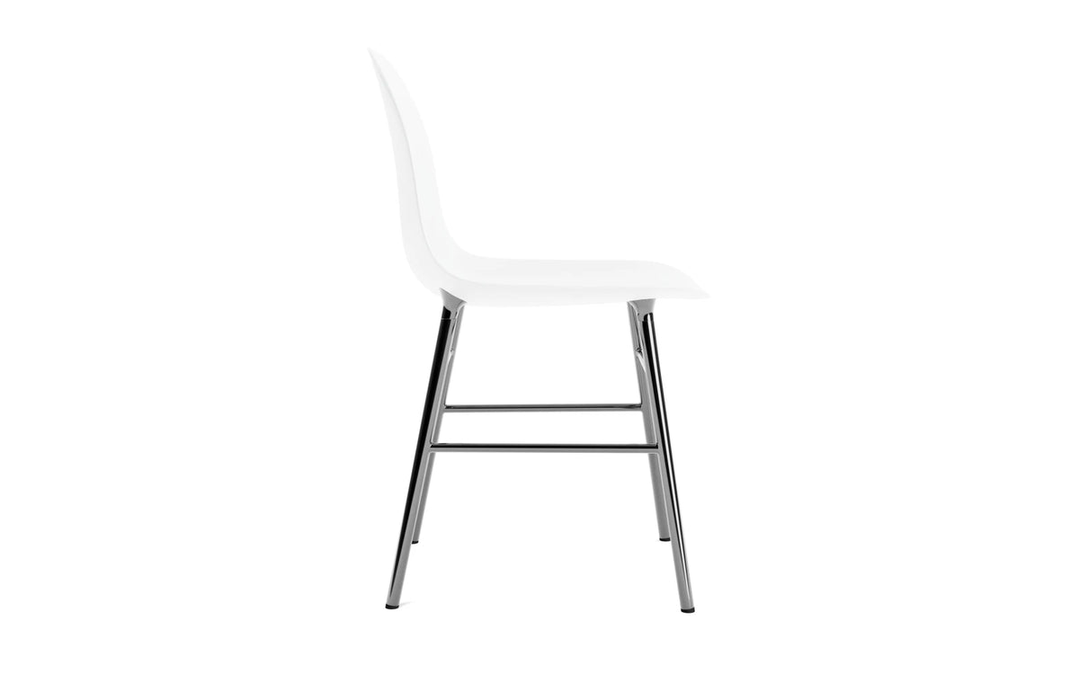 Form Stuhl in Weiss präsentiert im Onlineshop von KAQTU Design AG. Stuhl ist von Normann Copenhagen