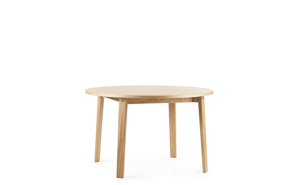 Slice Tisch vol. 2 Ø120 cm Eiche in präsentiert im Onlineshop von KAQTU Design AG. Esstisch ist von Normann Copenhagen