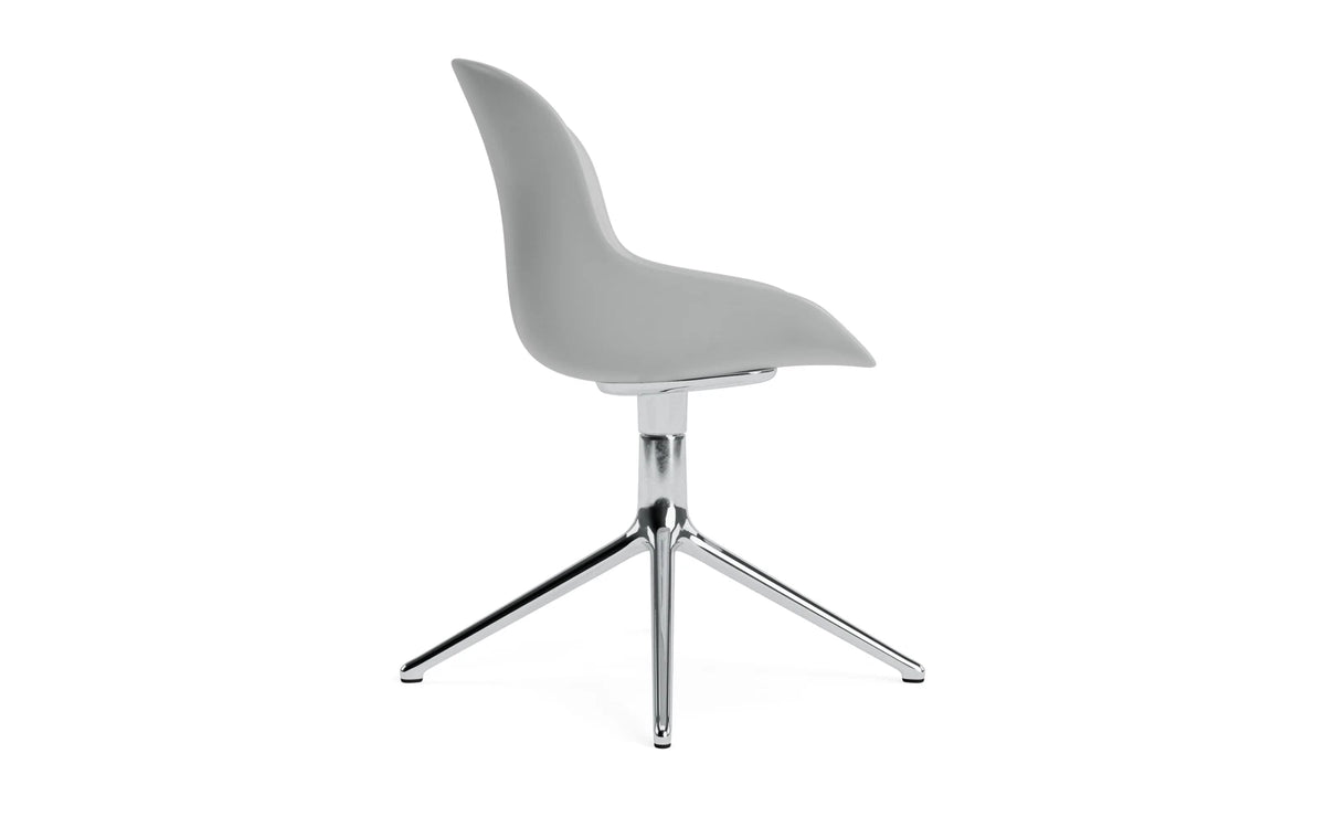 Hyg Drehstuhl Aluminium Grau in Grau präsentiert im Onlineshop von KAQTU Design AG. Bürostuhl ist von Normann Copenhagen