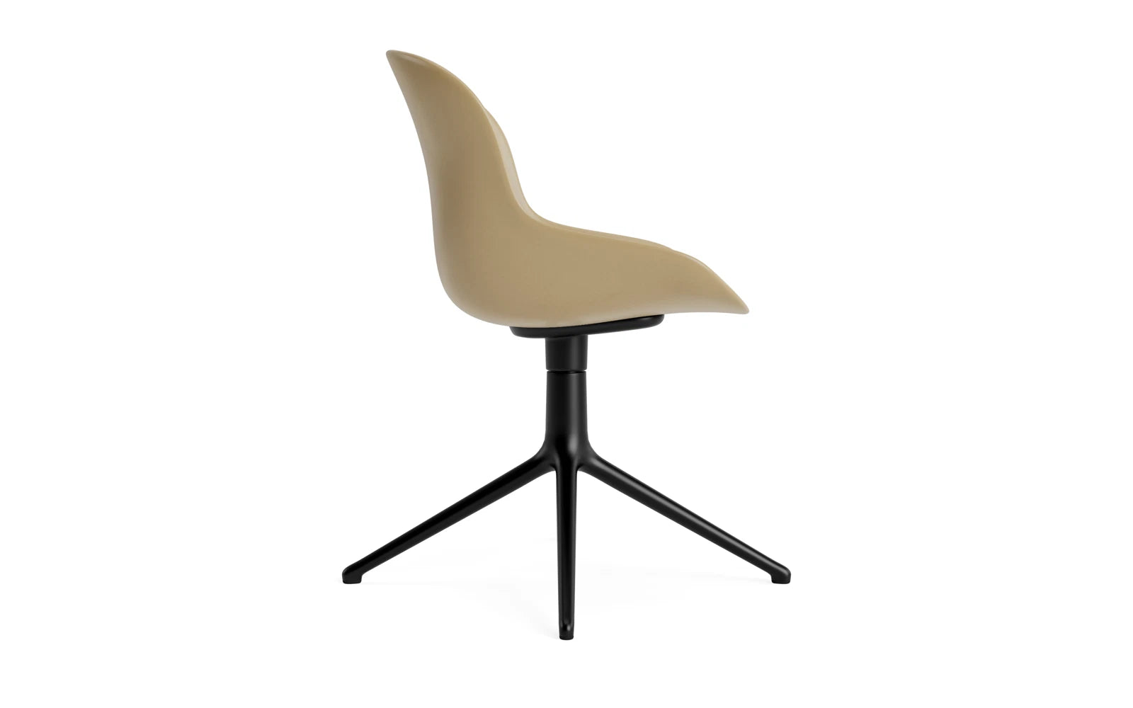 Genießen Sie den Hyg Drehsessel in Sand und schwarzem Aluminium – ein stilvolles Möbelstück, das Komfort und skandinavische Eleganz vereint.