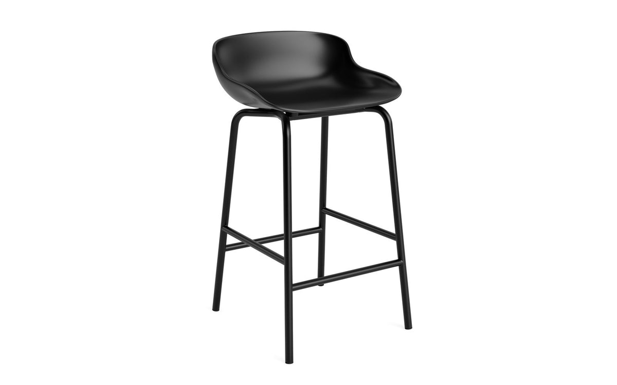Hyg Barhocker in Schwarz präsentiert im Onlineshop von KAQTU Design AG. Barhocker ist von Normann Copenhagen