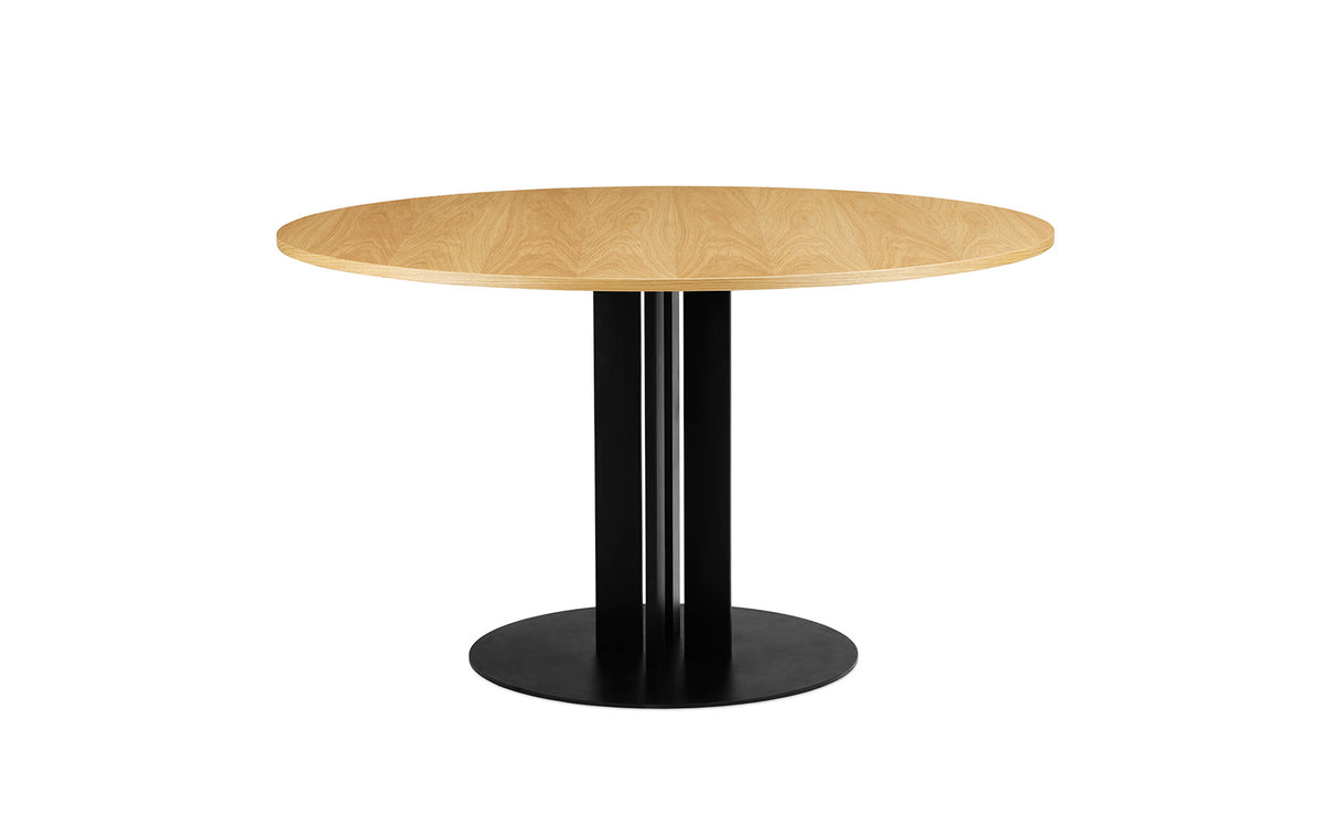 Scala Tisch H75 Ø130 cm eiche in präsentiert im Onlineshop von KAQTU Design AG. Esstisch ist von Normann Copenhagen
