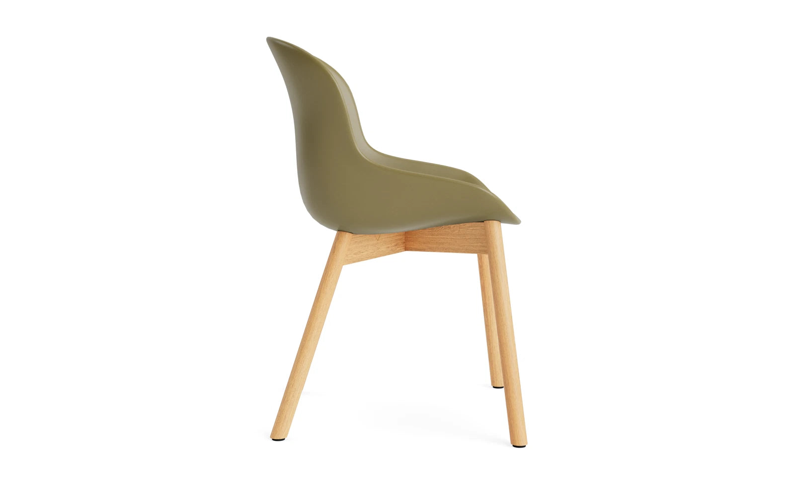 Entdecken Sie den Hyg Stuhl Eiche Olive von Normann Copenhagen – ein elegantes Design, das Komfort und skandinavische Gemütlichkeit perfekt kombiniert.
