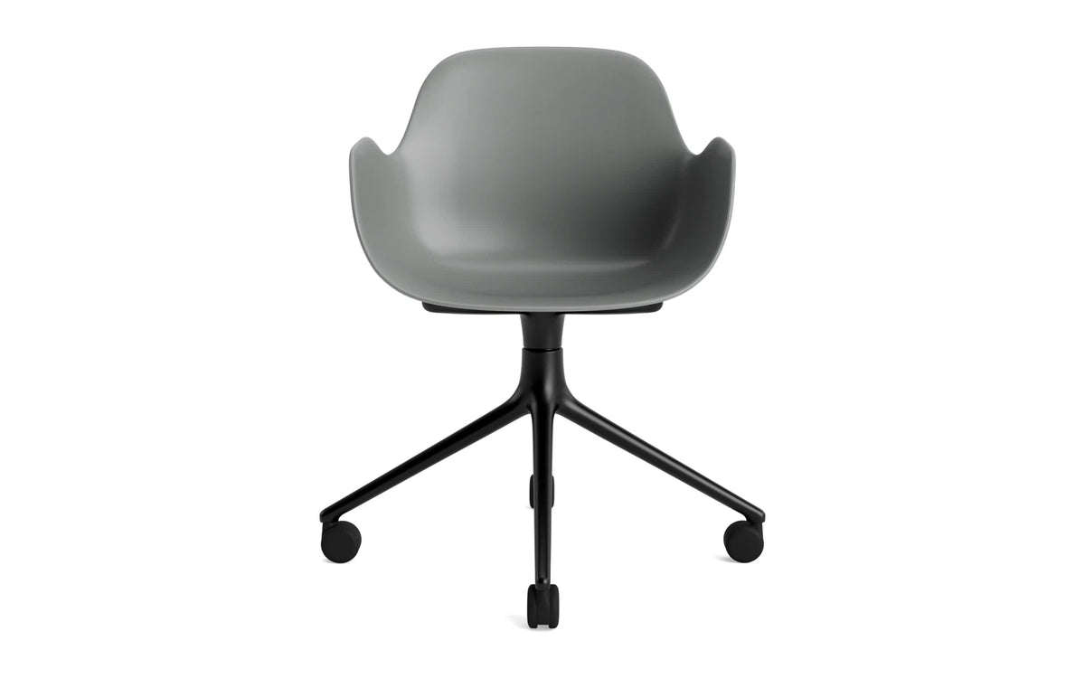 Form Drehstuhl 4W schwarzes Aluminium/Grau in Grau präsentiert im Onlineshop von KAQTU Design AG. Bürostuhl ist von Normann Copenhagen