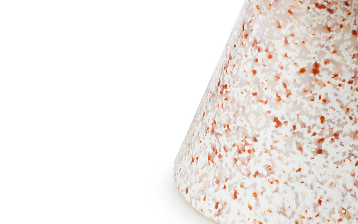 Bit Hocker Cone in Weiss präsentiert im Onlineshop von KAQTU Design AG. Pouf ist von Normann Copenhagen