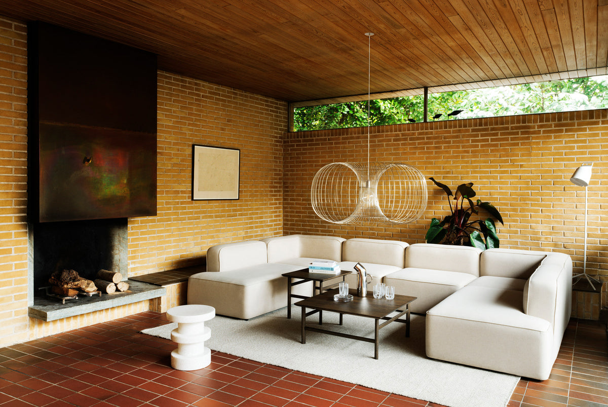 Coil Lampe in Edelstahl präsentiert im Onlineshop von KAQTU Design AG. Pendelleuchte ist von Normann Copenhagen