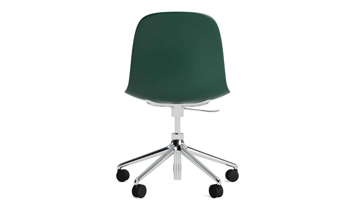 Form Bürostuhl in Grün präsentiert im Onlineshop von KAQTU Design AG. Dreh-Schalenstuhl mit Rollen ist von Normann Copenhagen