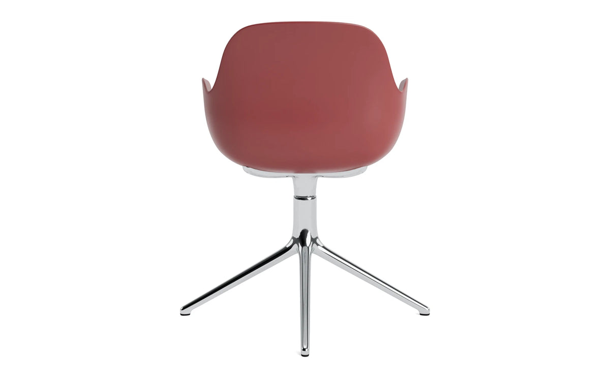Form Drehstuhl mit Armlehne in Rot präsentiert im Onlineshop von KAQTU Design AG. Dreh-Schalenstuhl mit Armlehnen ist von Normann Copenhagen