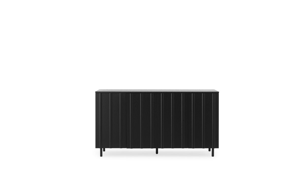 Rib Sideboard in Warmes schwarz präsentiert im Onlineshop von KAQTU Design AG. Sideboard ist von Normann Copenhagen