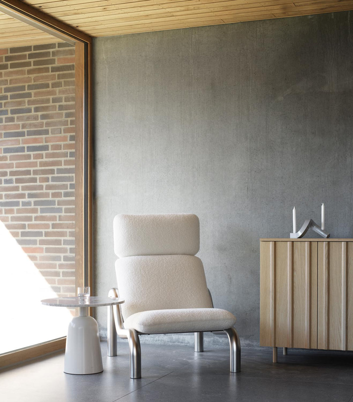 Rib Sideboard in Warmes schwarz präsentiert im Onlineshop von KAQTU Design AG. Sideboard ist von Normann Copenhagen