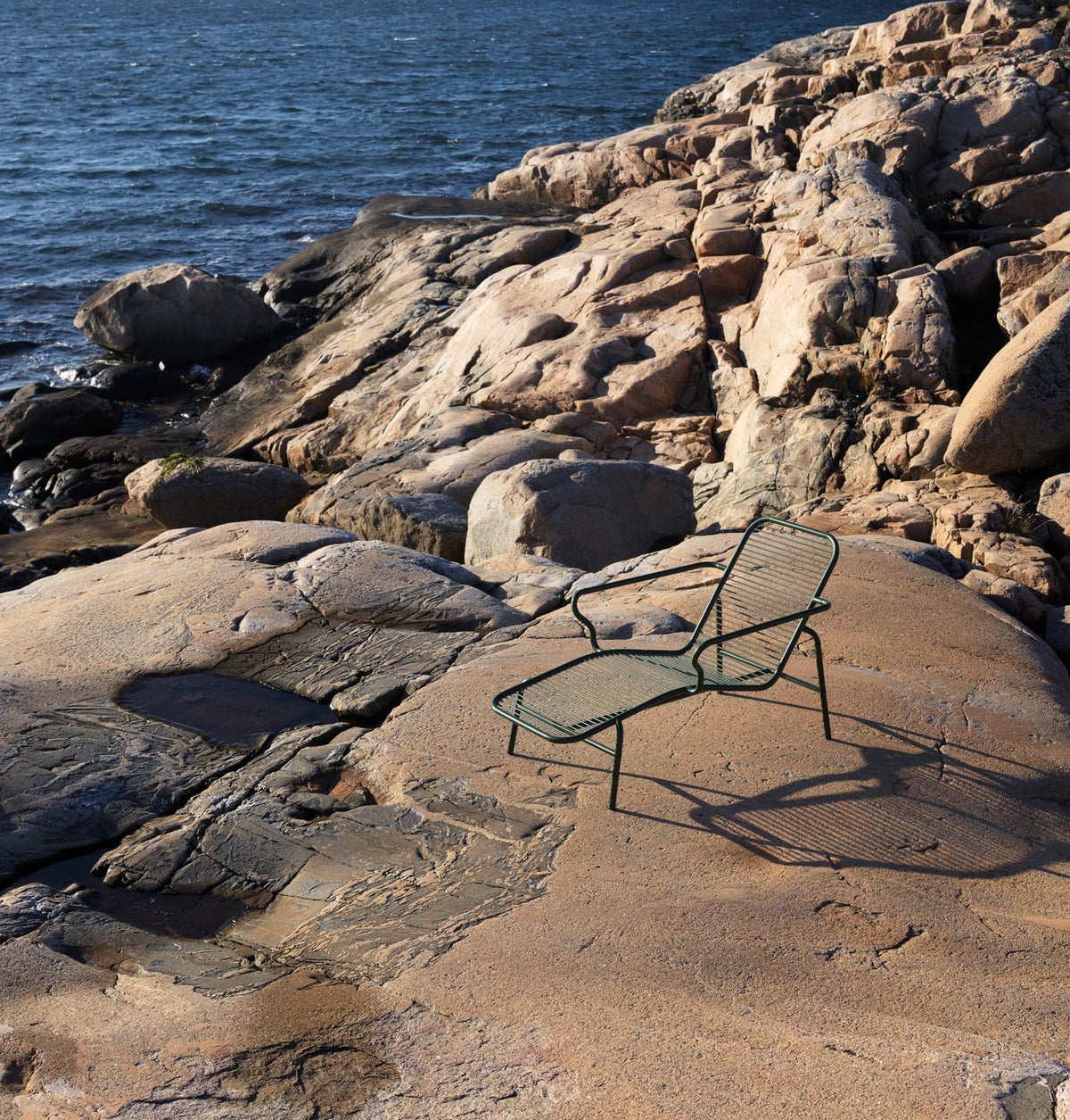 Vig Liegestuhl in präsentiert im Onlineshop von KAQTU Design AG. Liegestuhl ist von Normann Copenhagen