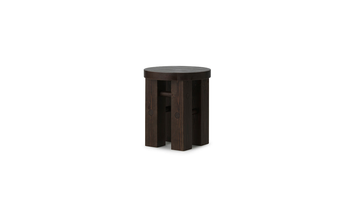 Fyr Hocker in präsentiert im Onlineshop von KAQTU Design AG. Hocker ist von Normann Copenhagen