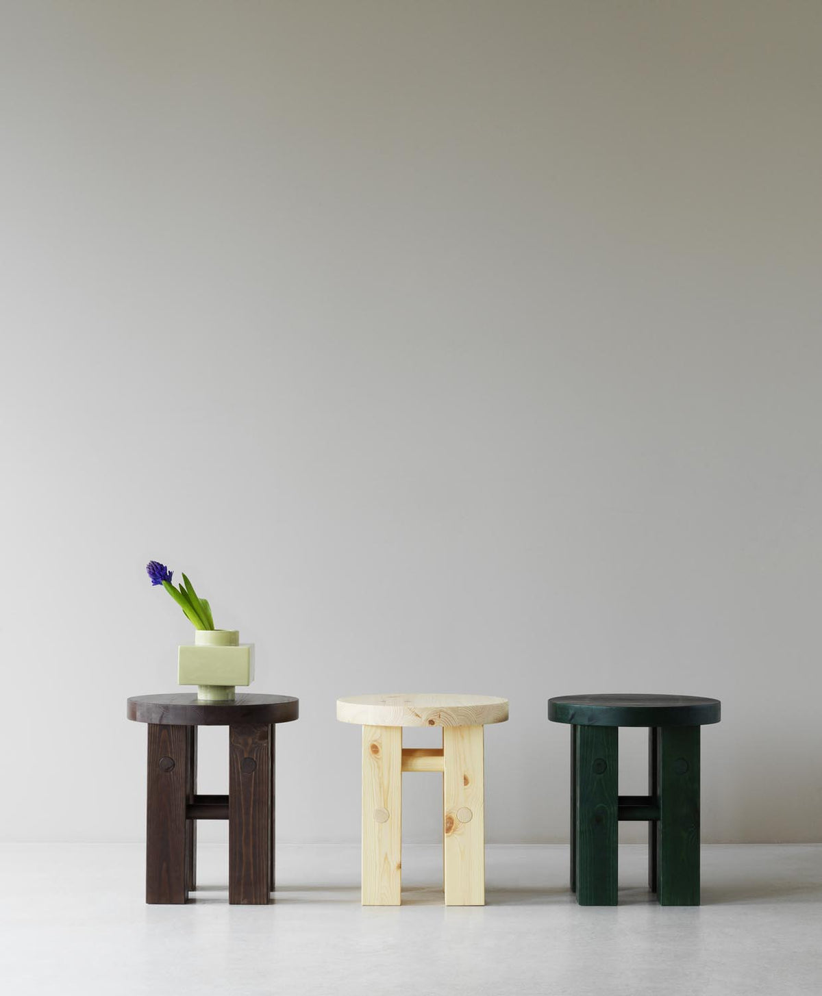 Fyr Hocker in präsentiert im Onlineshop von KAQTU Design AG. Hocker ist von Normann Copenhagen