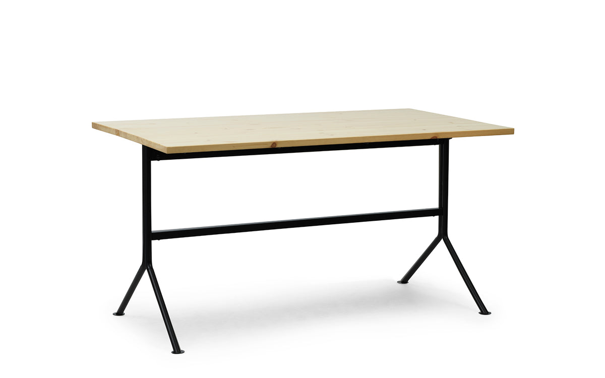 Kip Schreibtisch in präsentiert im Onlineshop von KAQTU Design AG. Schreibtisch ist von Normann Copenhagen