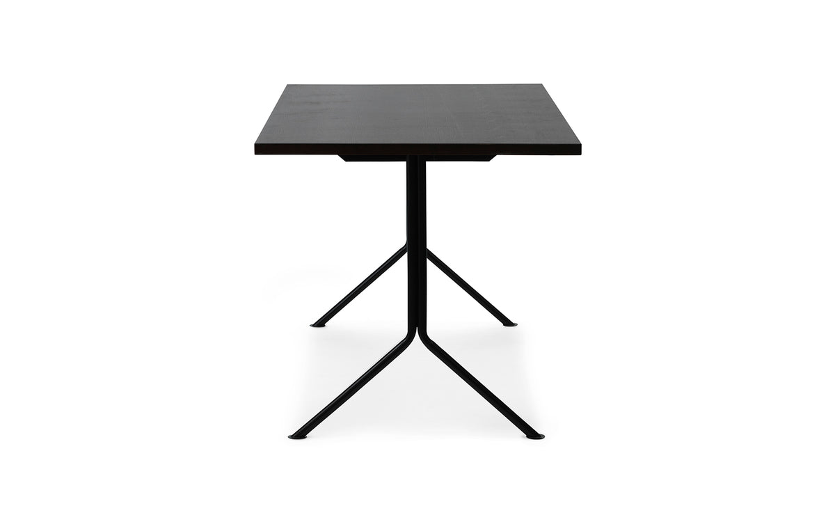 Kip Schreibtisch in präsentiert im Onlineshop von KAQTU Design AG. Schreibtisch ist von Normann Copenhagen