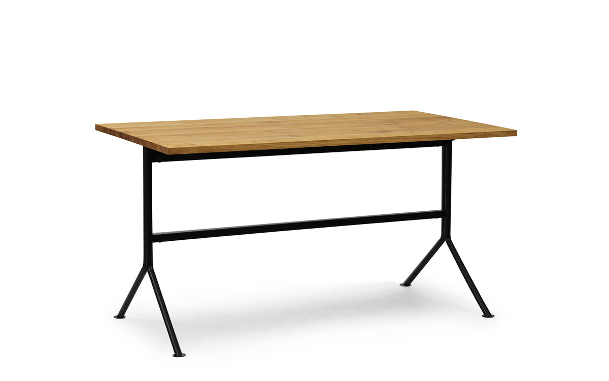 Kip Schreibtisch in präsentiert im Onlineshop von KAQTU Design AG. Schreibtisch ist von Normann Copenhagen