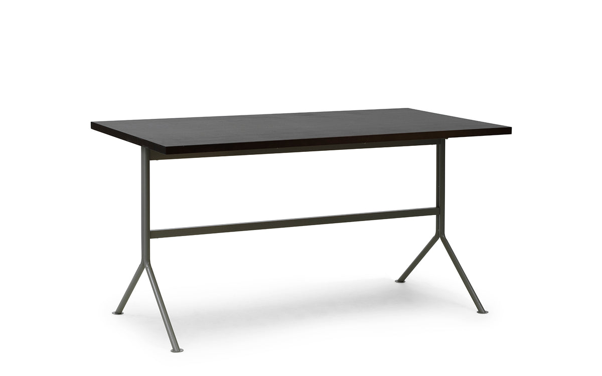 Kip Schreibtisch in präsentiert im Onlineshop von KAQTU Design AG. Schreibtisch ist von Normann Copenhagen