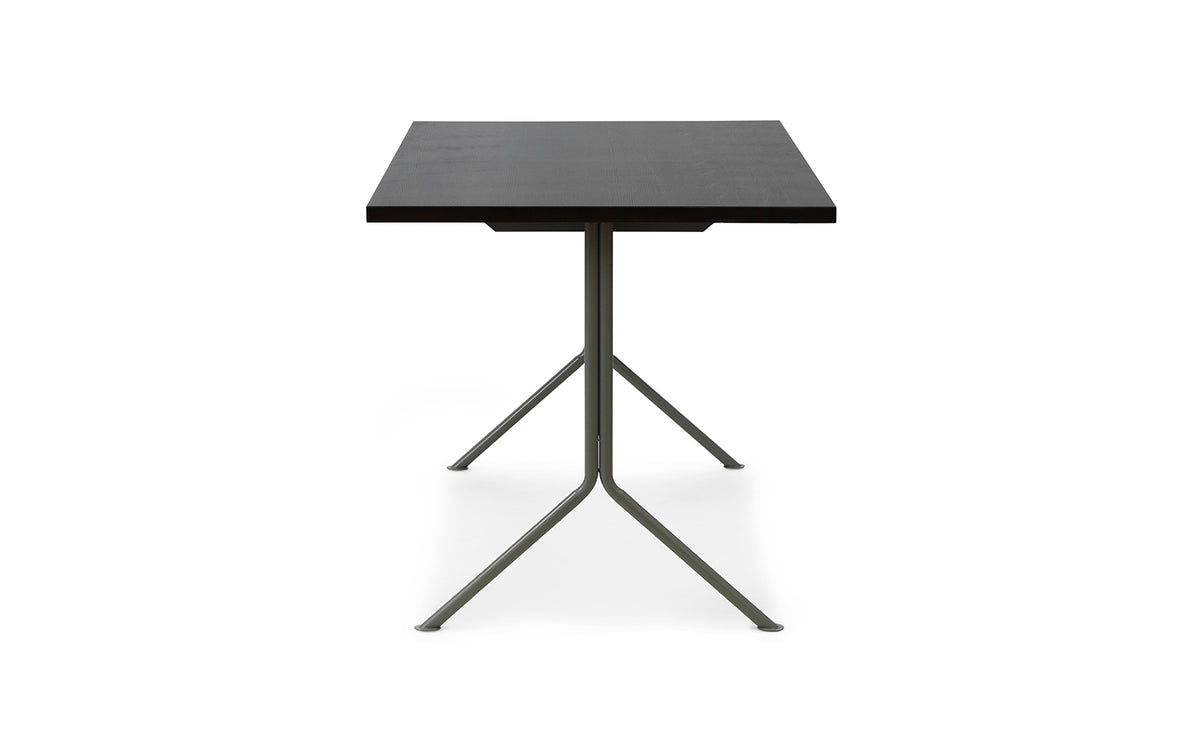 Kip Schreibtisch in präsentiert im Onlineshop von KAQTU Design AG. Schreibtisch ist von Normann Copenhagen