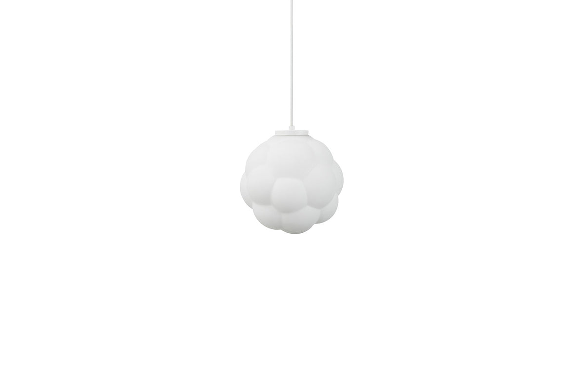 Bubba Leuchte EU in White präsentiert im Onlineshop von KAQTU Design AG. Pendelleuchte ist von Normann Copenhagen