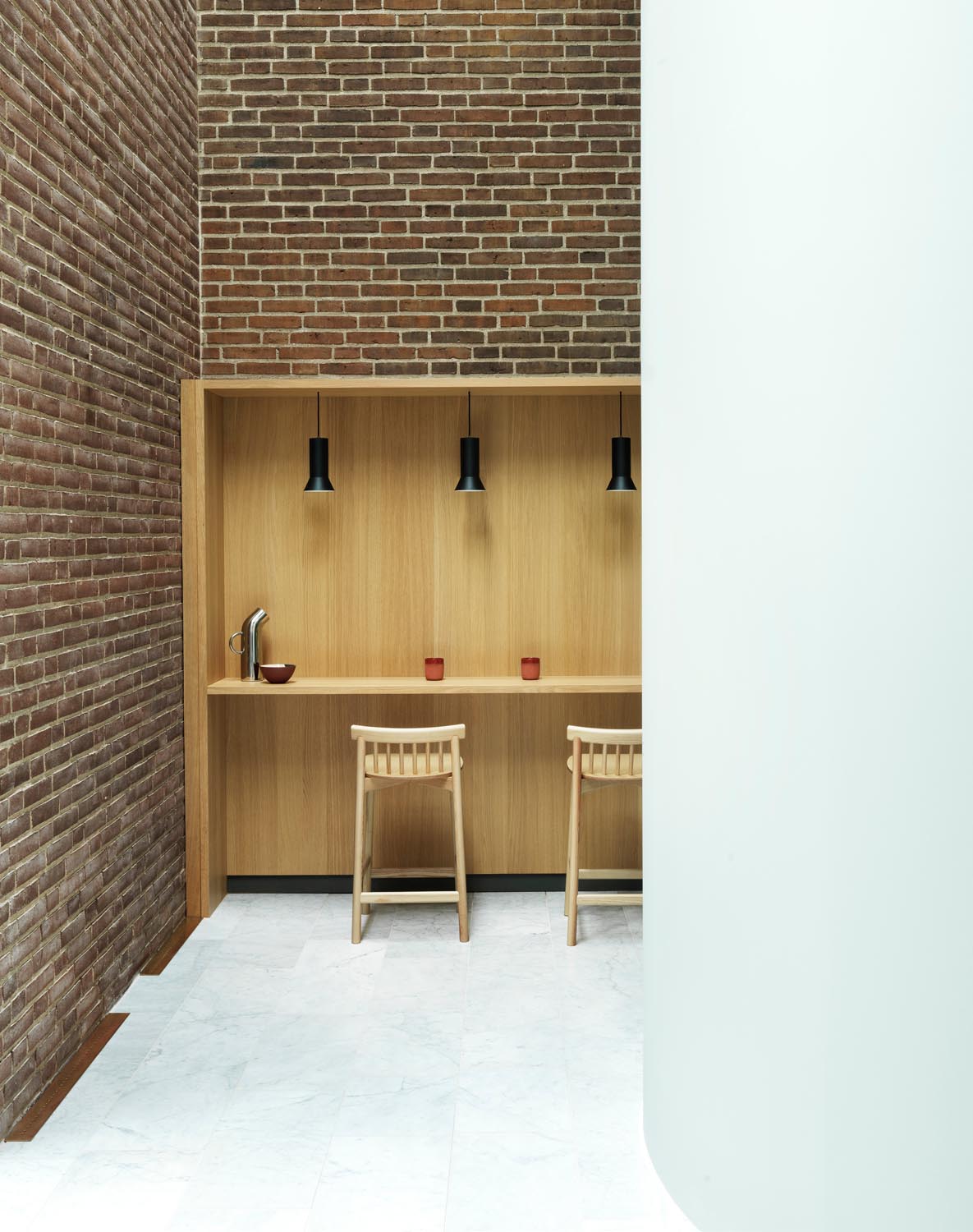 Hat Leuchte Klein EU in präsentiert im Onlineshop von KAQTU Design AG. Pendelleuchte ist von Normann Copenhagen