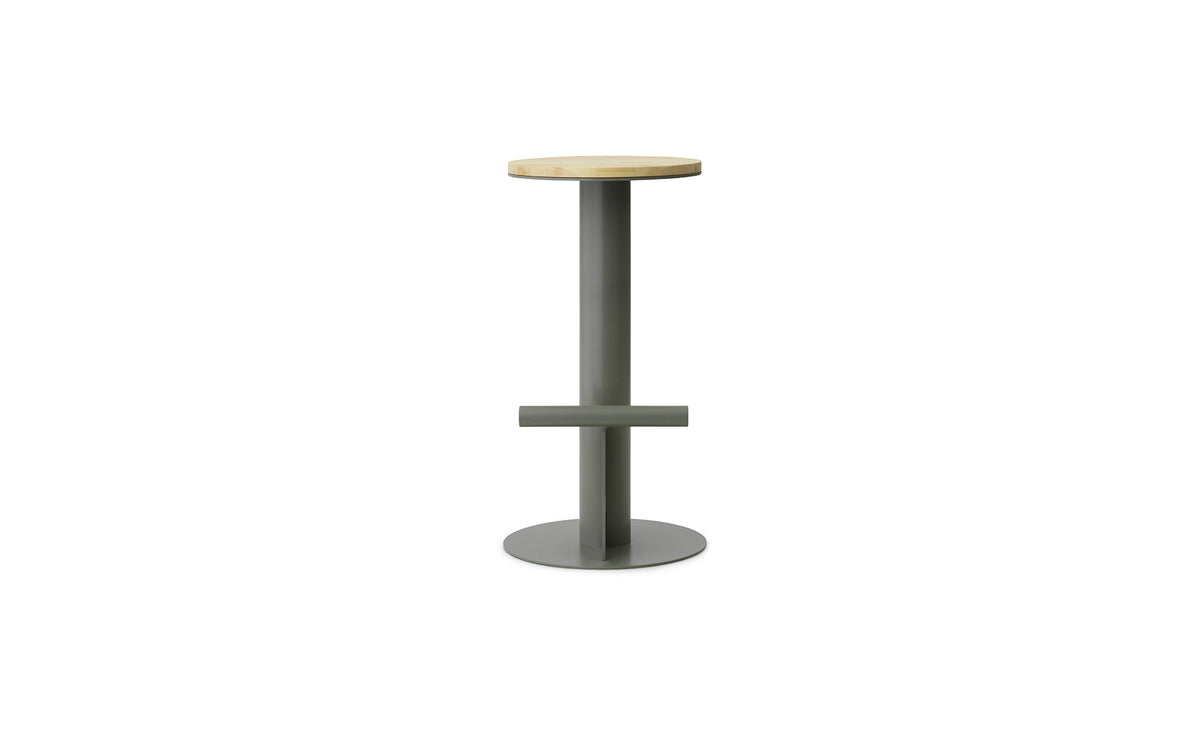 Pole Barhocker in Kiefer/Grau präsentiert im Onlineshop von KAQTU Design AG. Barhocker ist von Normann Copenhagen