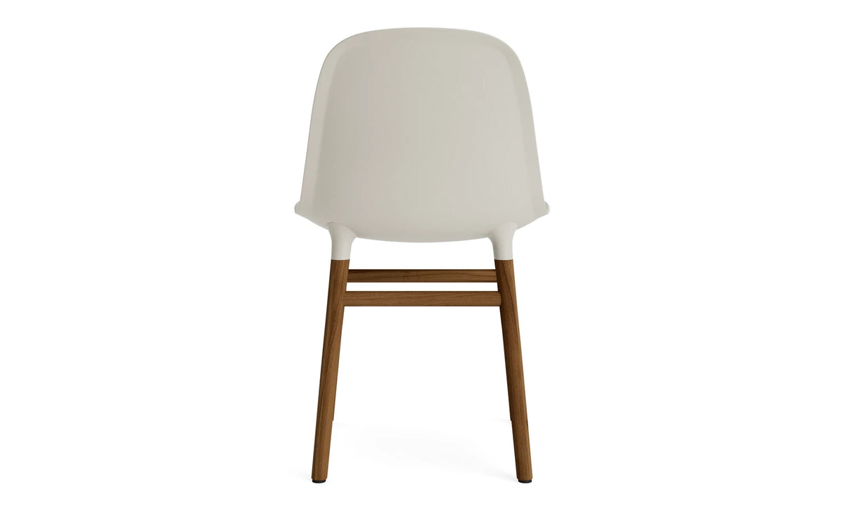 Form Stuhl Hellgrau/Walnuss in Hellgrau mit Walnuss präsentiert im Onlineshop von KAQTU Design AG. Stuhl ist von Normann Copenhagen
