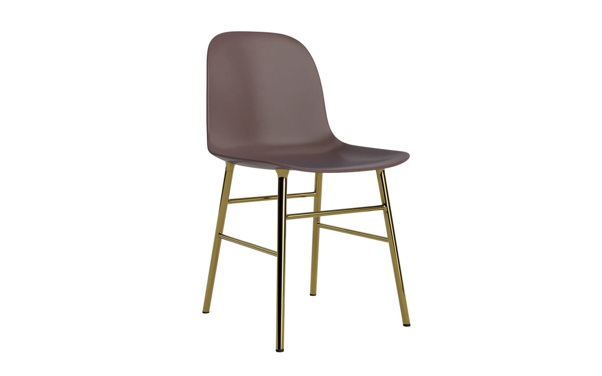 Form Stuhl Messing Braun in Braun präsentiert im Onlineshop von KAQTU Design AG. Stuhl ist von Normann Copenhagen