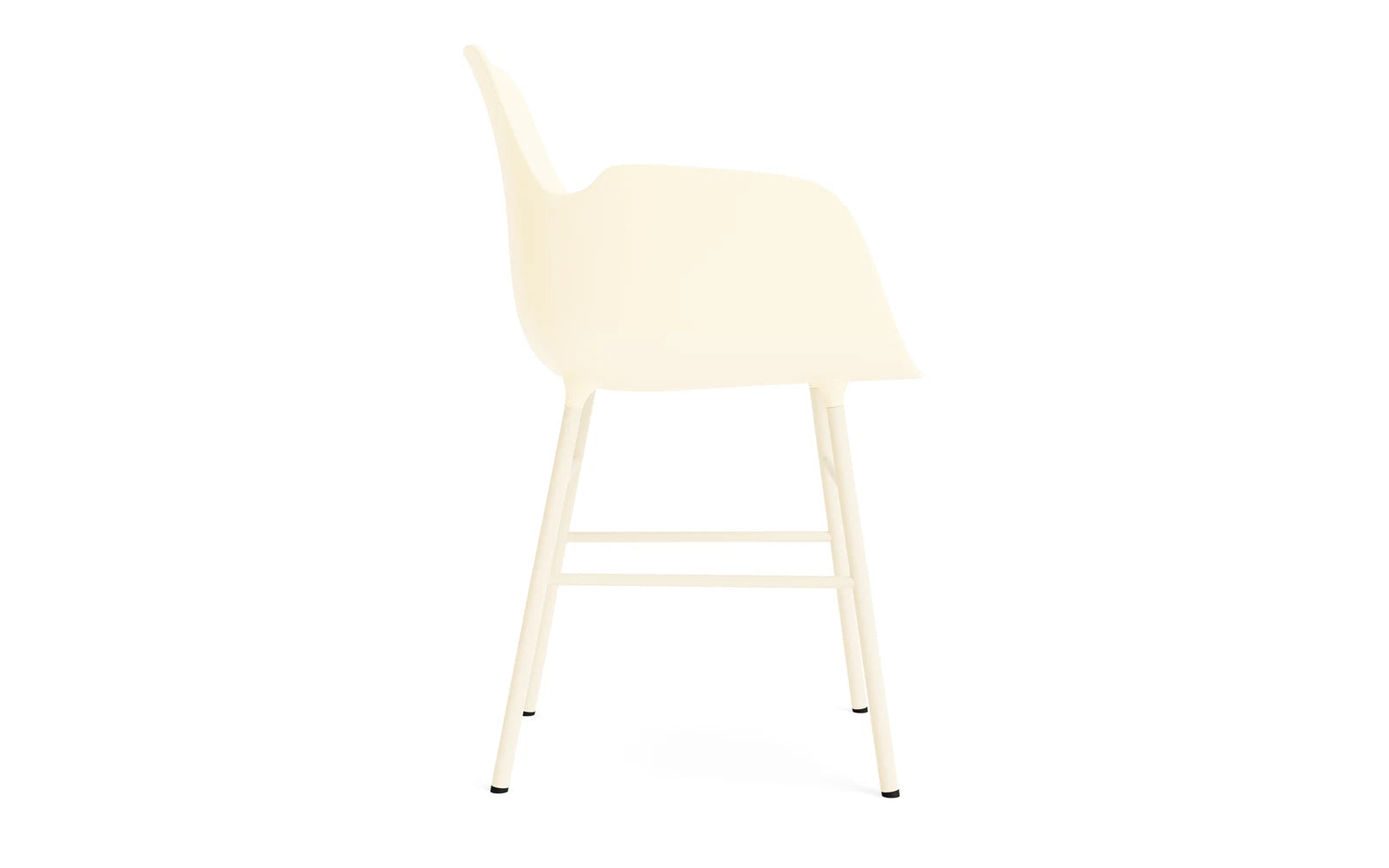 Entdecken Sie den Form Lehnstuhl Stahl Creme von Normann Copenhagen – ein stilvolles Möbelstück, das modernes Design und hohen Komfort vereint.