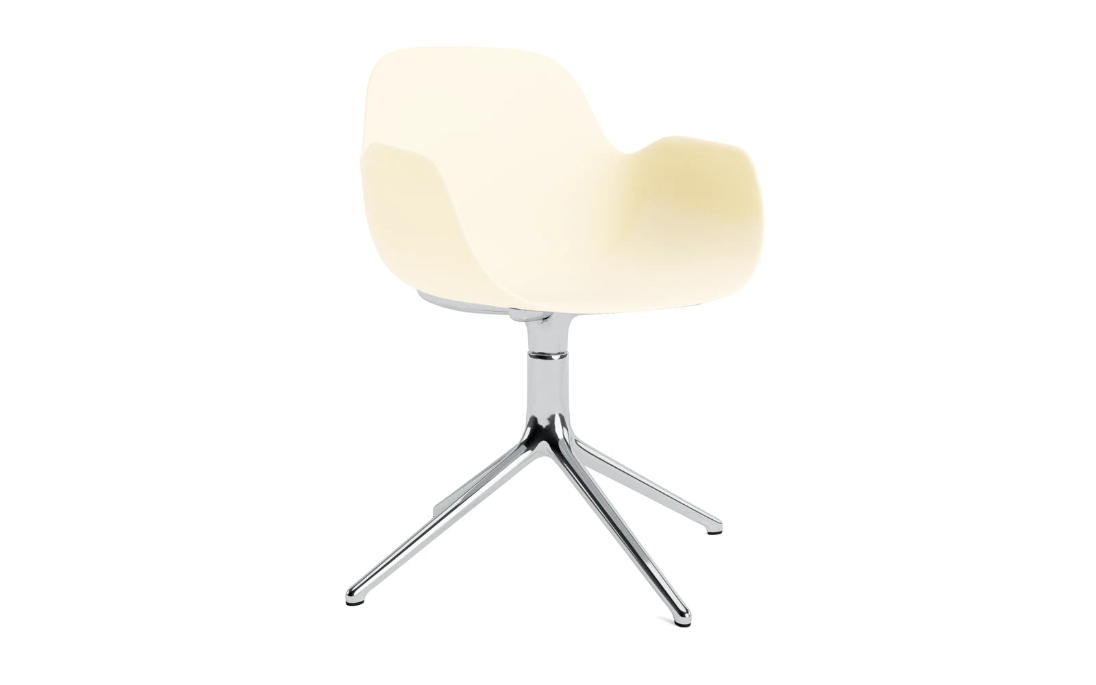 Form Drehsessel Creme/Aluminium in präsentiert im Onlineshop von KAQTU Design AG. Sessel ist von Normann Copenhagen