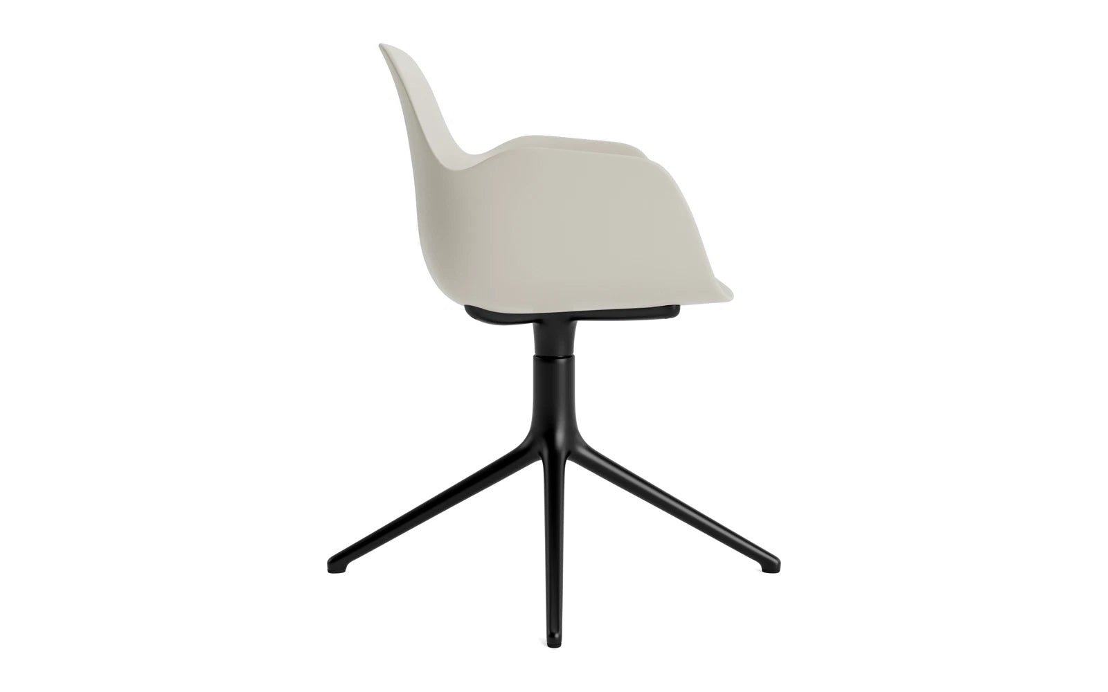 Eleganter Form Drehsessel in Hellgrau mit stabilem schwarzen Aluminiumgestell von Normann Copenhagen. Ideal für moderne Büros und stilvolle Wohnräume.