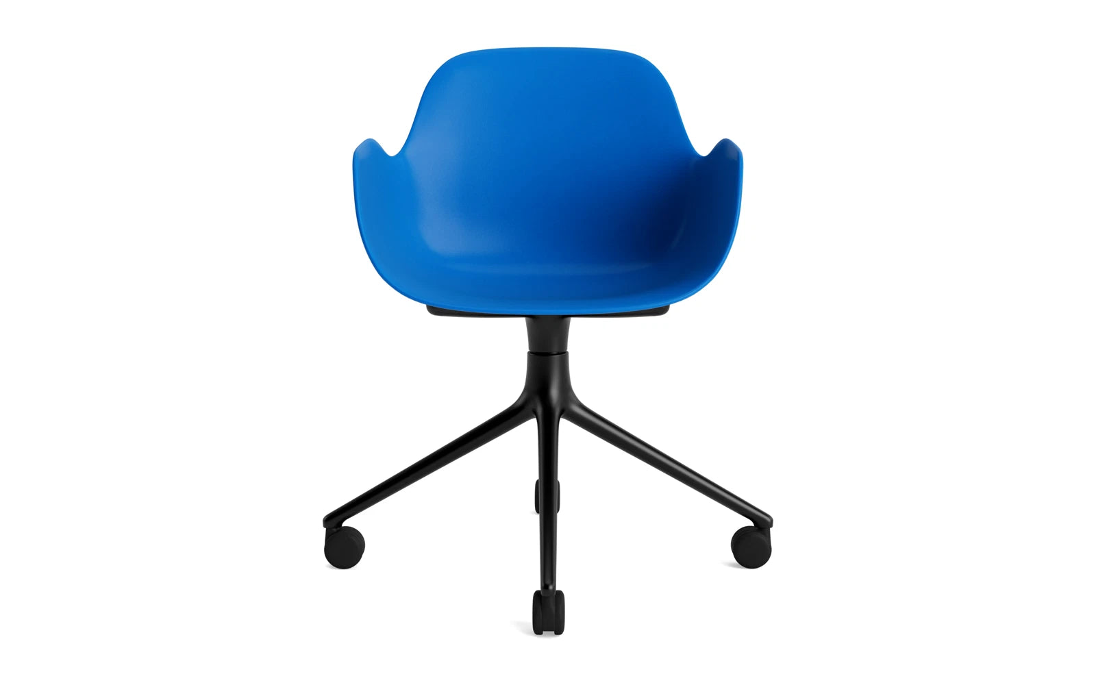 Erleben Sie den Form Drehsessel 4W von Normann Copenhagen: Ein stilvoller Drehstuhl mit robustem schwarzem Aluminium und strahlend blauer Polsterung, ideal für jeden Raum.