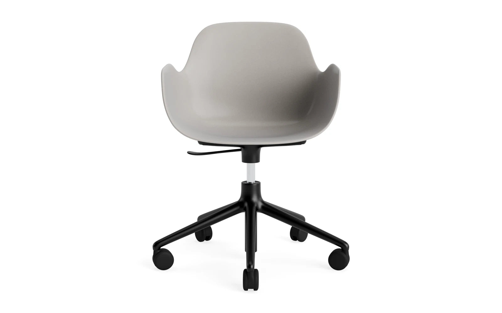 Erleben Sie den Form Drehsessel mit Rollen in warmem Grau und schwarzem Aluminium von Normann Copenhagen – ein stilvolles Highlight für jedes moderne Ambiente.