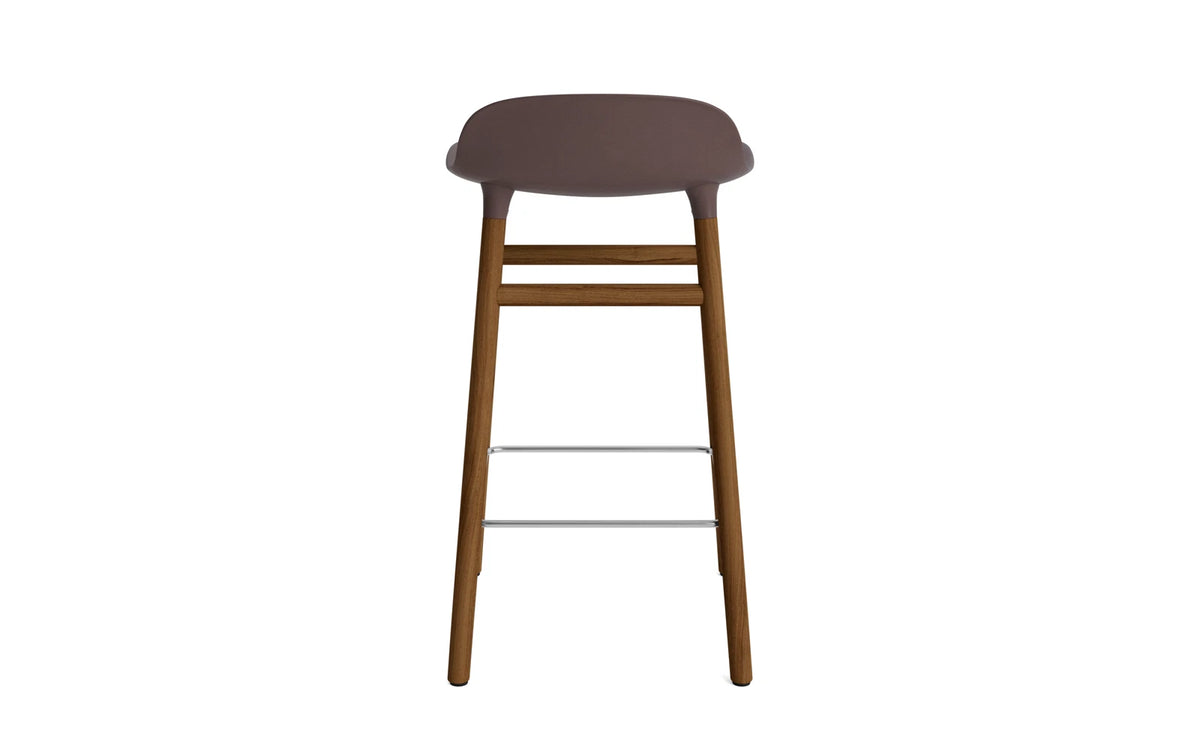 Form Barstuhl 65 cm Braun/Walnuss in Braun präsentiert im Onlineshop von KAQTU Design AG. Barstuhl ist von Normann Copenhagen